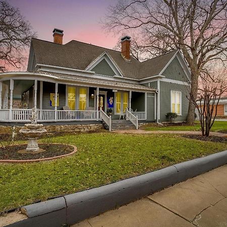 The Gallery House Boutique Hotel Stephenville Exterior photo