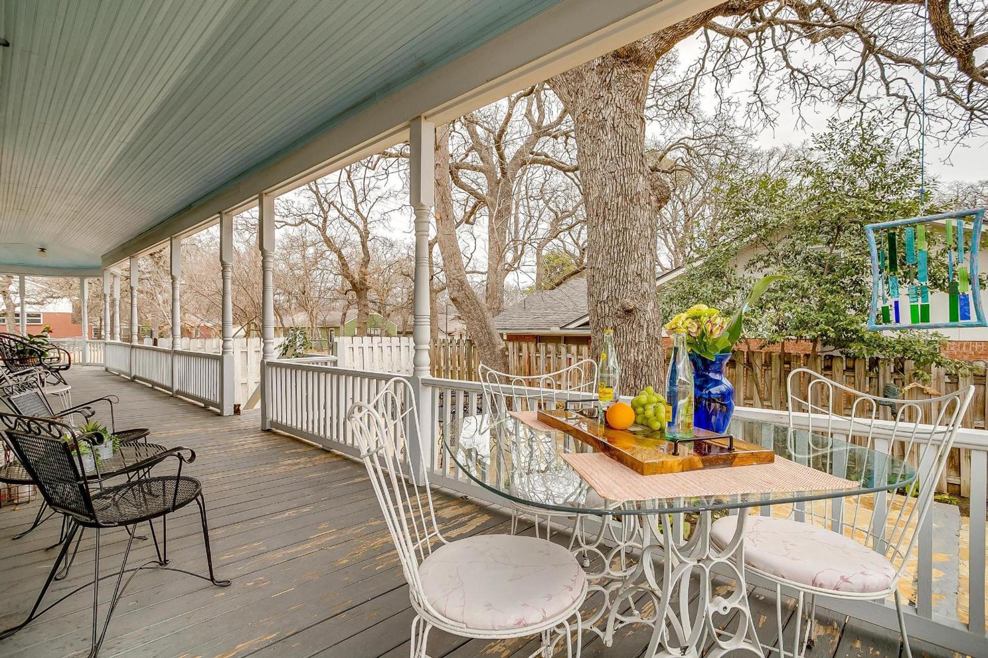 The Gallery House Boutique Hotel Stephenville Exterior photo
