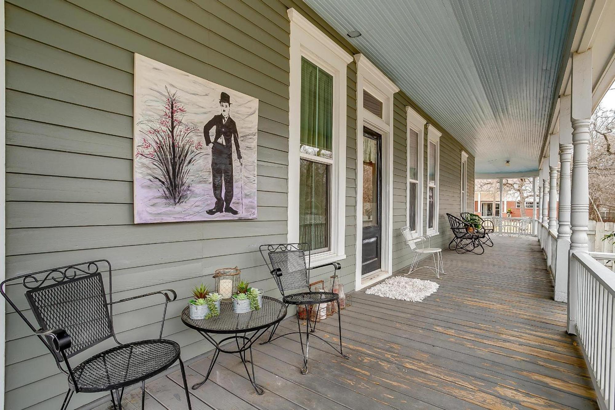 The Gallery House Boutique Hotel Stephenville Exterior photo